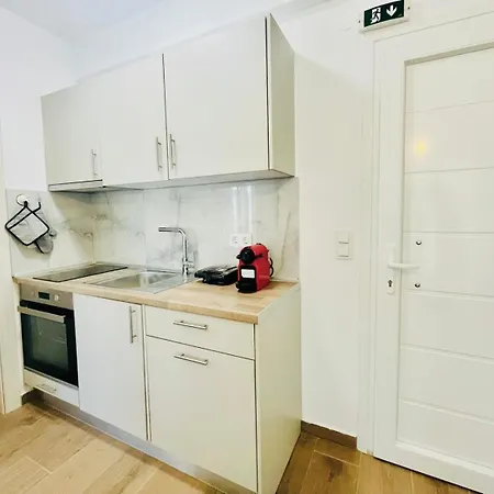 Modern Garden Apartments, Delta Hospitality Appartement