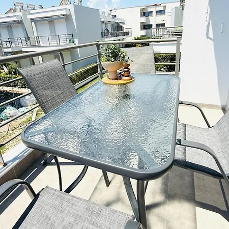 Modern Garden Apartments, Delta Hospitality Ofrínion